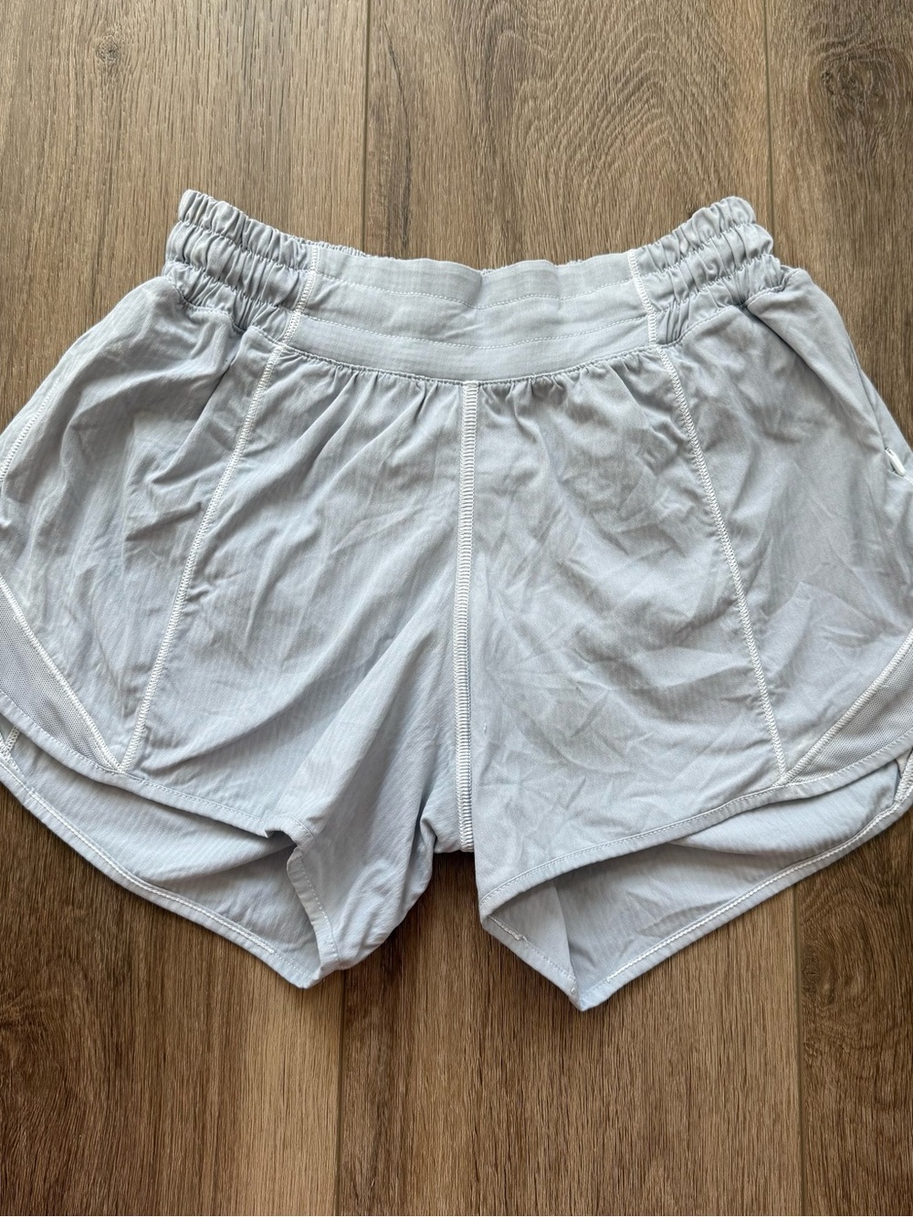 Lululemon Light grey Hotty Hot shorts size 2